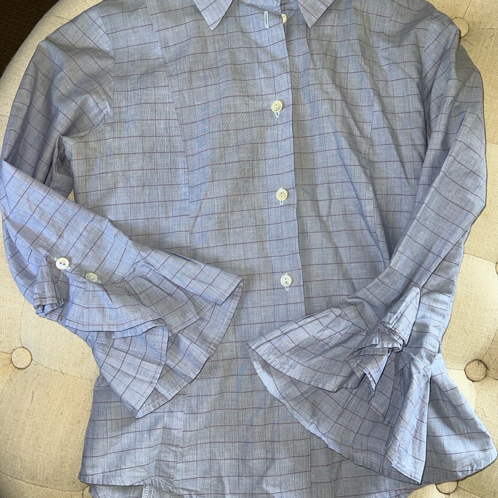 Fine Garments Carefully Selected by Bell - Size 4.  Ruffled Sleeve Opening